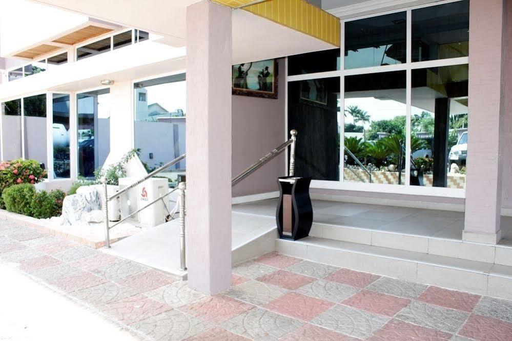 Airport West Hotel Accra Kültér fotó