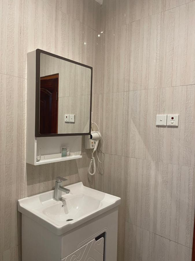 Airport West Hotel Accra Kültér fotó
