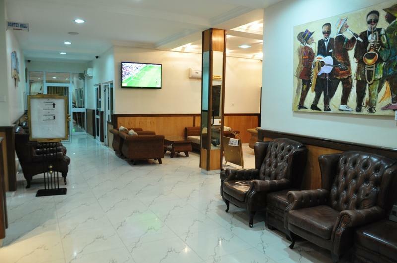 Airport West Hotel Accra Kültér fotó